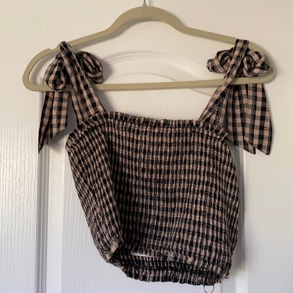 Tie shoulder crop top